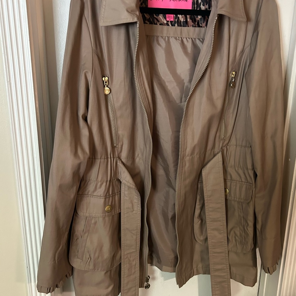 Chic Tan Trench Coat with Belt